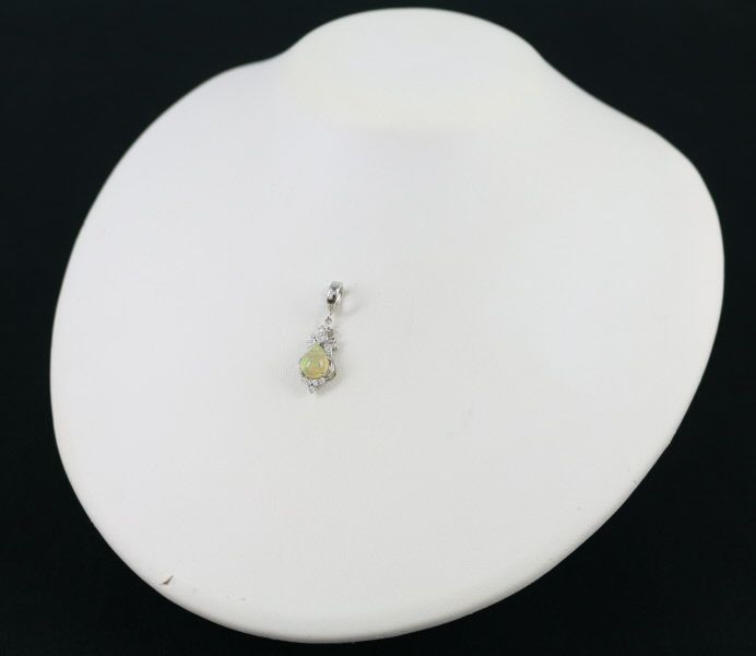 オパール 1.202ct ダイヤ 0.178ct ミルグレイン  ペンダントトップ Pt900 