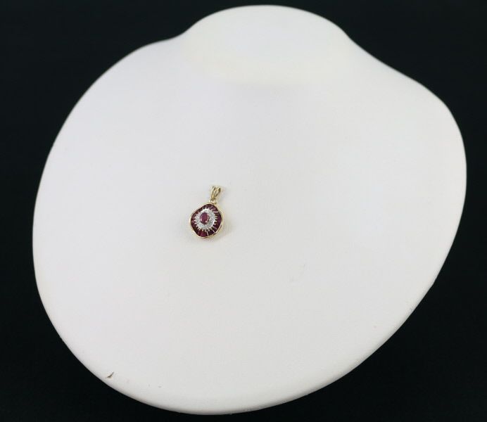 ルビー 1.50ct ダイヤ 0.08ct クラシック  ペンダントトップ K18YG/WG 