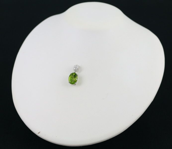 タサキ ペンダントトップ ペリドット 6.83ct ダイヤ 0.25ct   Pt900 