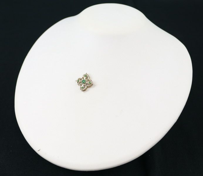 グリーンガーネット 0.21ct ダイヤ 0.04ct フラワー 透かし ペンダントトップ K18BG 