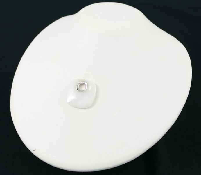キーリン ペンダントトップ 白翡翠   K18WG 