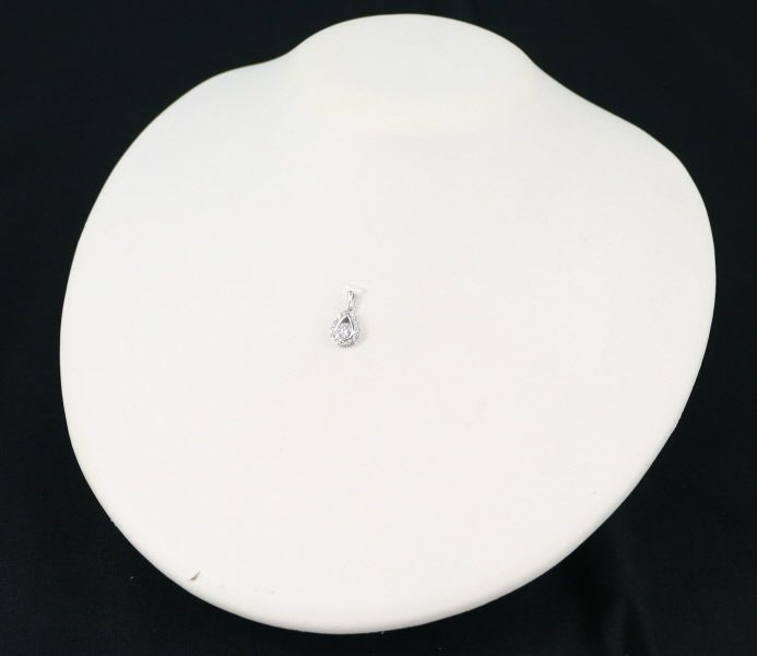 ダイヤ 0.51ct ティアドロップ  ペンダントトップ Pt900 