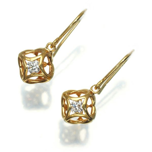 4℃ ピアス ダイヤ 一粒 フック フラワー K18YG 