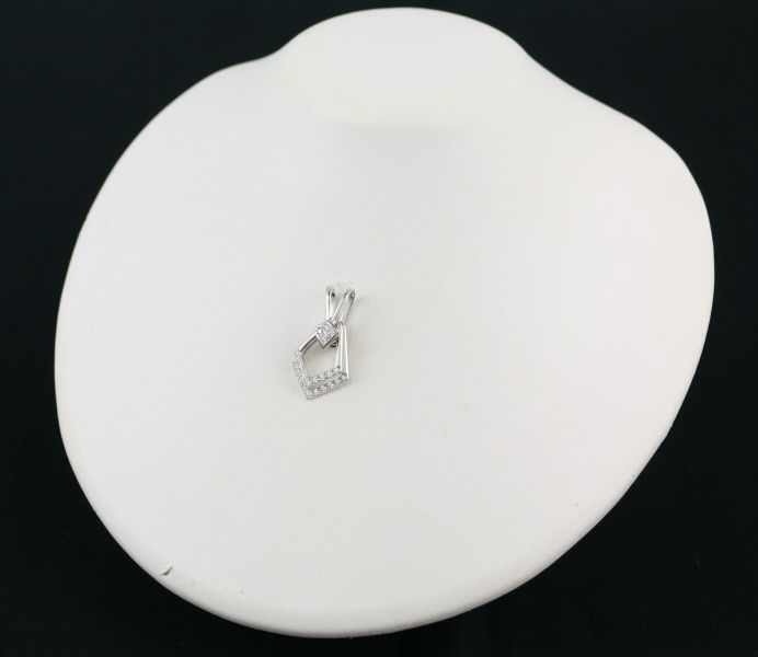 ウォルサム ペンダントトップ ダイヤ 0.36ct スウィング  K18WG 