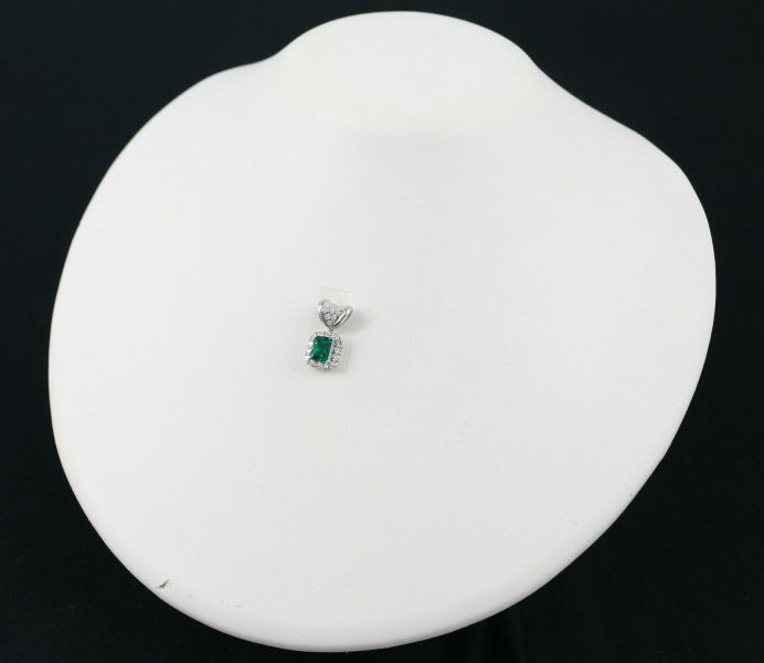 クレサンベール ペンダントトップ 再結晶エメラルド 0.80ct ダイヤ 0.36ct  クラシック Pt950 
