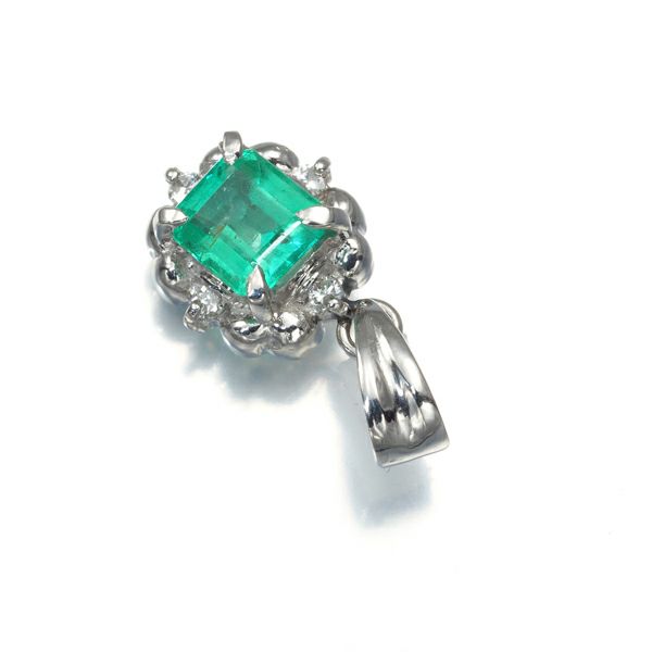 エメラルド 0.38ct ダイヤ 0.04ct クラシック  ペンダントトップ Pt900 