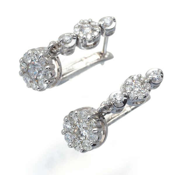 ダイヤ 0.45ct/0.45ct フラワー 揺れる  ピアス K18WG 