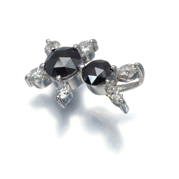 ブラック&クリア ローズカットダイヤ 0.63ct ウサギ アニマル ペンダントトップ K18WG 