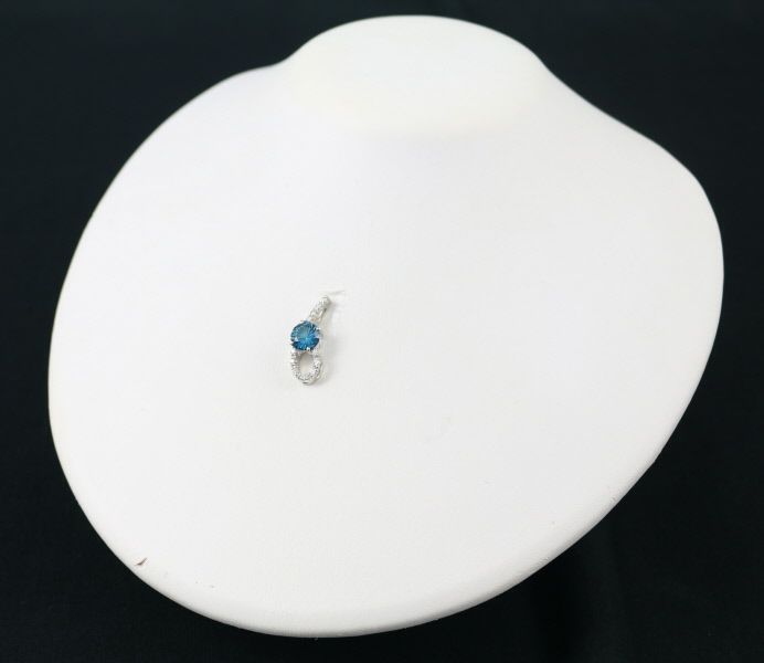 トパーズ 1.80ct ダイヤ 0.19ct   ペンダントトップ Pt900 