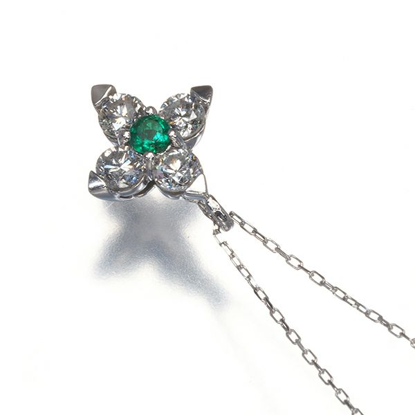 エメラルド 0.04ct ダイヤ 0.30ct フラワー  ネックレス K18WG 