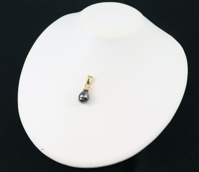 タサキ ペンダントトップ ブラックパール 黒蝶真珠 11.2mm ダイヤ 0.02ct K18YG 
