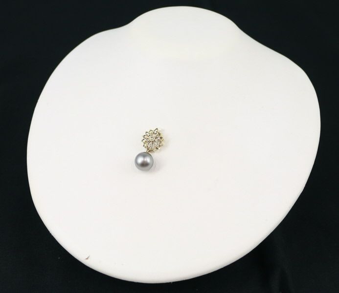 ブラックパール 真珠 11.5mm ダイヤ 0.07ct フラワー  ペンダントトップ K18YG 
