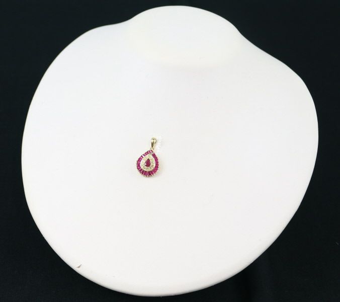シャレード ペンダントトップ ルビー 1.30ct ダイヤ 0.08ct クラシック ティアドロップ K18YG 