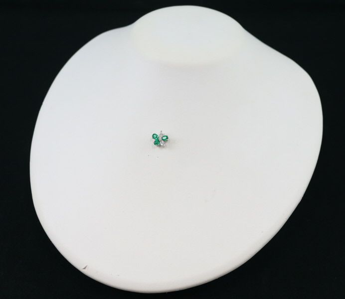 エメラルド 0.46ct ダイヤ 0.26ct フラワー ペンダントトップ Pt900 