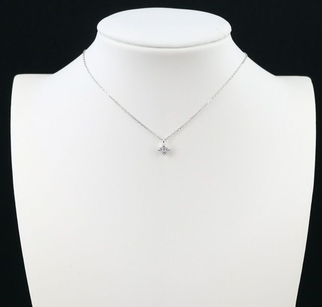 4℃ ネックレス ダイヤ  フラワー K18WG 