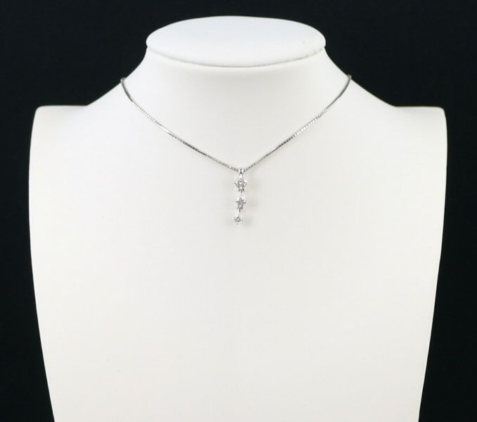 タサキ ネックレス ダイヤ 0.32ct  3P K18WG 