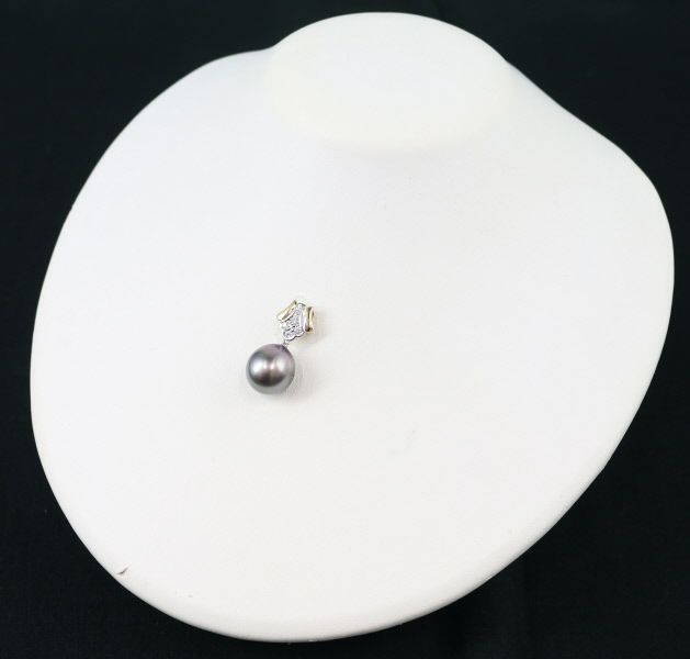 タサキ ペンダントトップ ブラックパール 黒蝶真珠 13.4mm ダイヤ 0.10ct Pt900/K18YG 