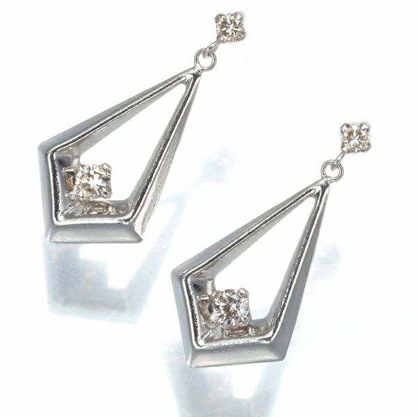 ダイヤ 0.1ct/0.1ct 揺れる  ピアス K18WG 