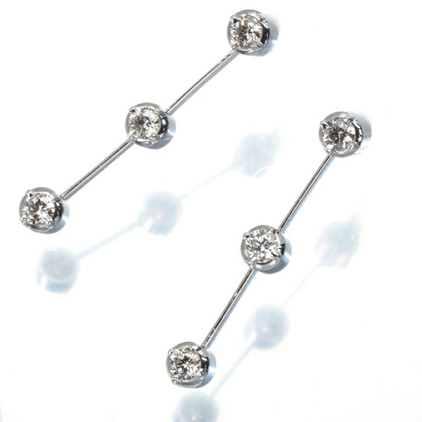 ダイヤ 0.25ct/0.25ct 揺れる バー 3P ピアス K18WG 