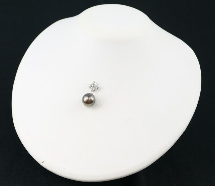 ブラックパール 黒蝶真珠 12.8mm ダイヤ 0.12ct フラワー 揺れる  ペンダント K18WG 