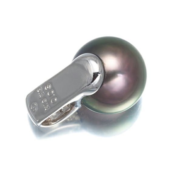 タサキ ペンダントトップ ブラックパール 黒蝶真珠 10.8mm ダイヤ 0.03ct   K18WG 