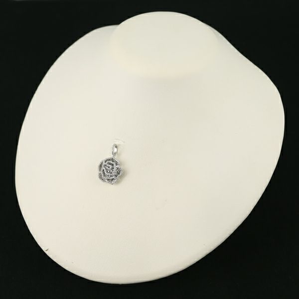 ダイヤ 0.45ct/0.55ct フラワー  ペンダントトップ K18WG 