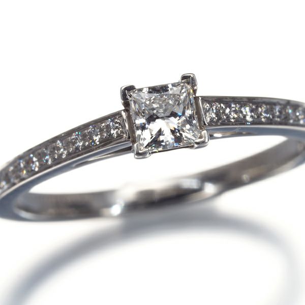 ティファニー リング ダイヤ 0.24ct E VVS1 グレース プリンセスカット 11.5号 Pt950 鑑