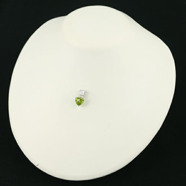 タサキ ペンダントトップ ペリドット 2.62ct シェル ダイヤ 0.04ct   K18WG 