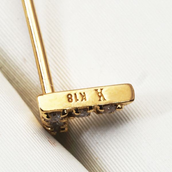 ヴァンドーム ピアス ダイヤ  アルファベット V K18YG 