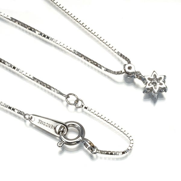 ヴァンドーム ネックレス ダイヤ 0.16ct  フラワー K18WG 