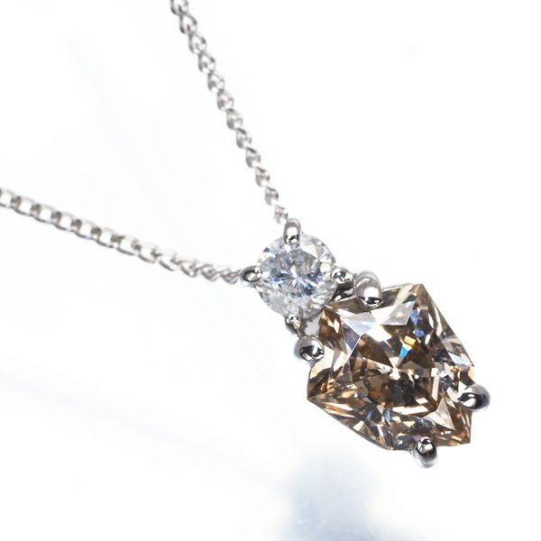 ダイヤ 0.84ct  特殊カット ネックレス Pt900/Pt850 