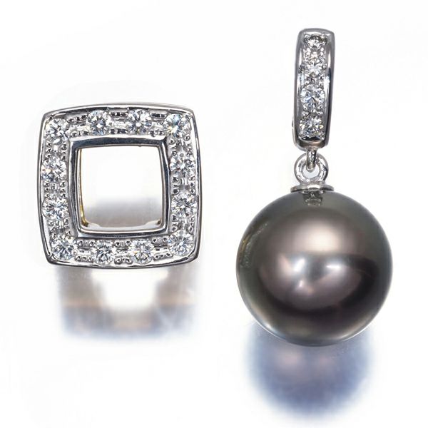 タサキ ペンダントトップ ブラックパール 黒蝶真珠 10.3mm ダイヤ 0.25ct 4WAY K18YG/WG