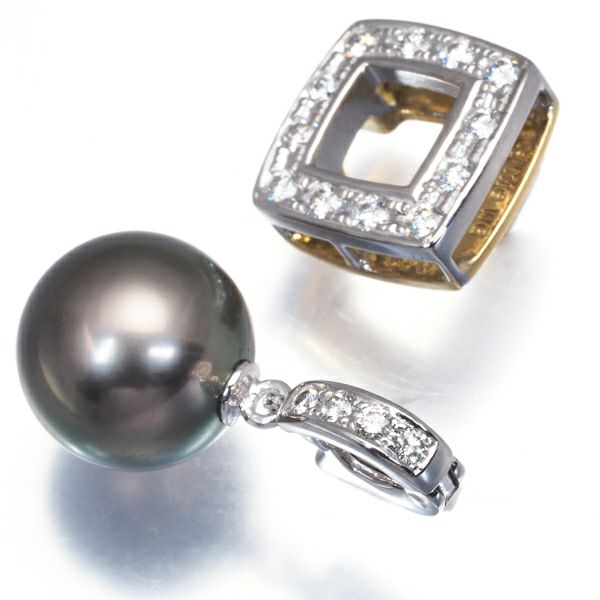 タサキ ペンダントトップ ブラックパール 黒蝶真珠 10.3mm ダイヤ 0.25ct 4WAY K18YG/WG