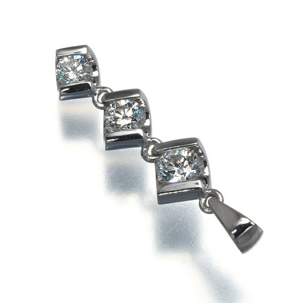 タサキ ペンダントトップ ダイヤ 0.59ct  3P Pt900 