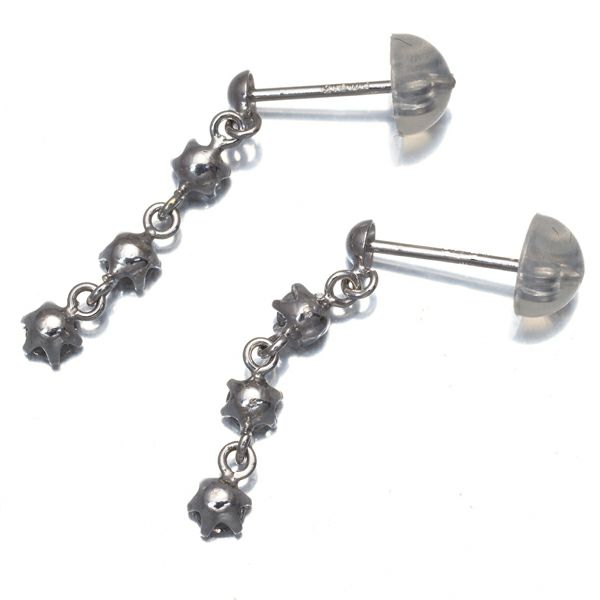 ダイヤ 0.15ct/0.15ct 揺れる  ピアス K18WG 