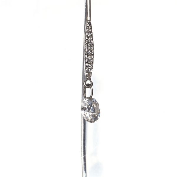 ダイヤ 0.15ct/0.02ct 揺れる フック 片耳  ピアス Pt900